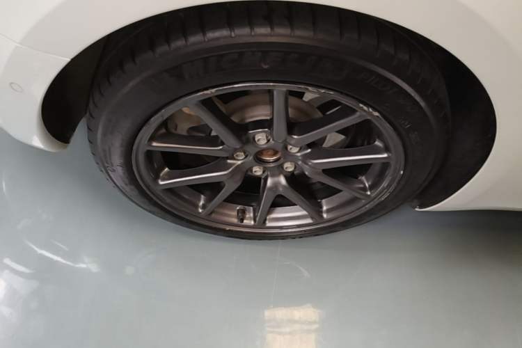 Used Tesla Model 3 2020 Revised Version Standard Range Rear-Wheel Drive – Upgraded Edition Right Rear Wheel Hub