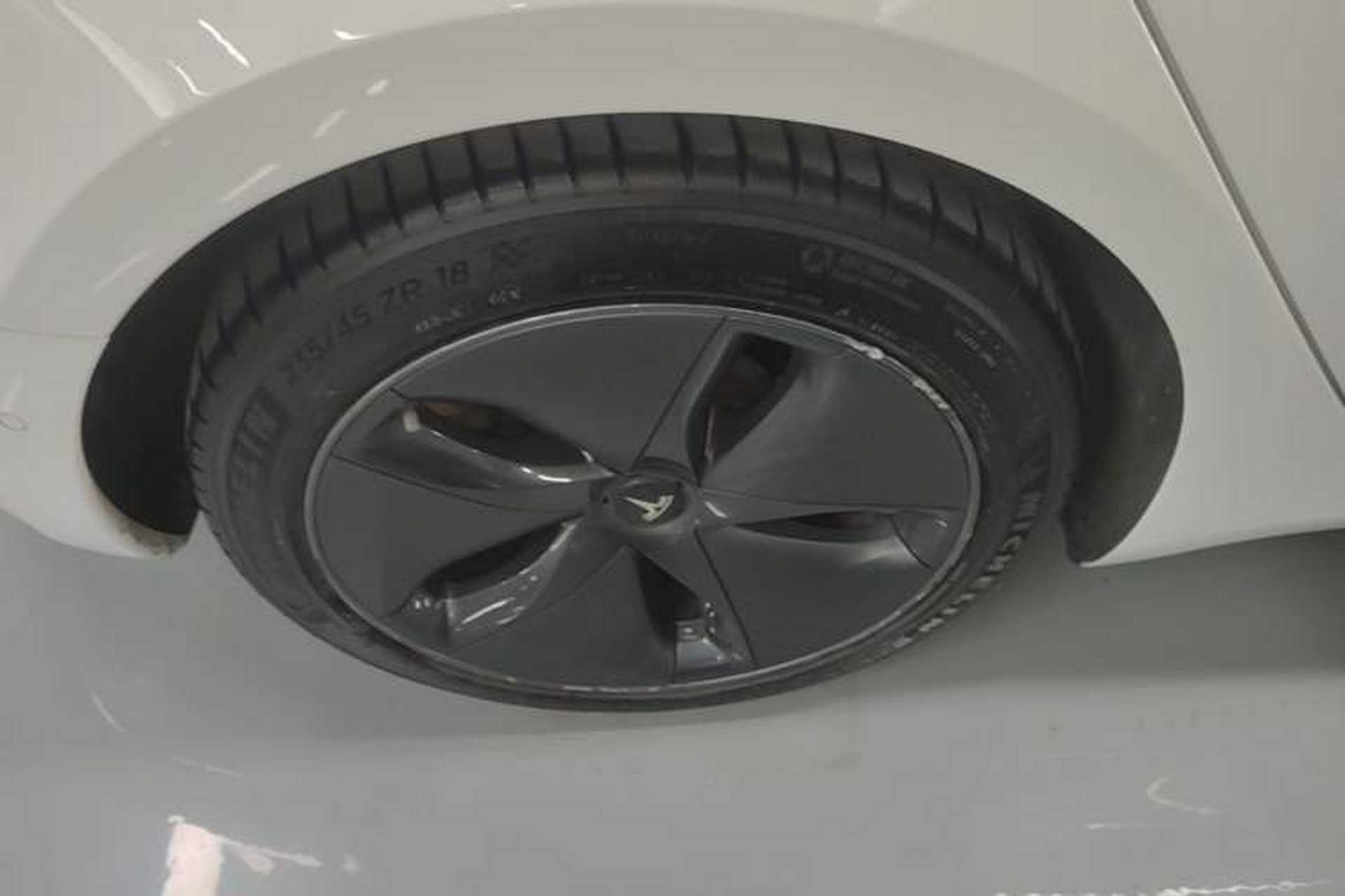 Used Tesla Model 3 2020 Revised Version Standard Range Rear-Wheel Drive – Upgraded Edition Right Rear Wheel Hub