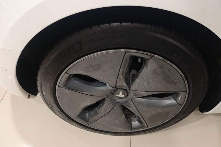Used Tesla Model 3 2020 Refreshed Version Long-Range Rear-Wheel Drive Right Rear Wheel Hub