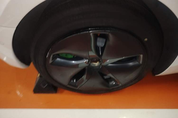 Used Tesla Model 3 2020 Standard Range Rear-Wheel Drive Upgraded Version Right Rear Wheel Hub