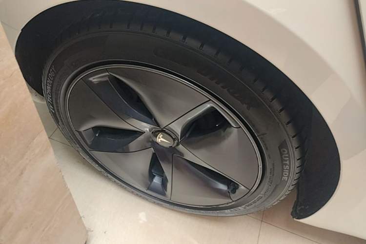 Used Tesla Model 3 2020 Standard Range Rear-Wheel Drive Upgraded Version Right Rear Wheel Hub