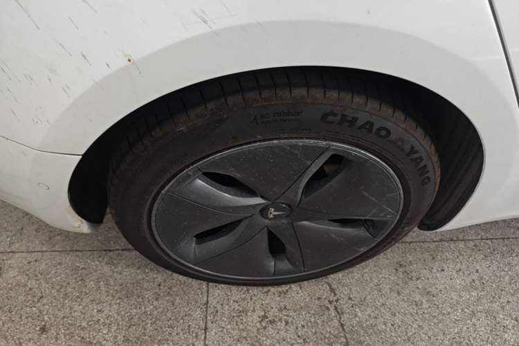 Used Tesla Model 3 2020 Revised Version Standard Range Rear-Wheel Drive – Upgraded Edition Right Rear Wheel Hub