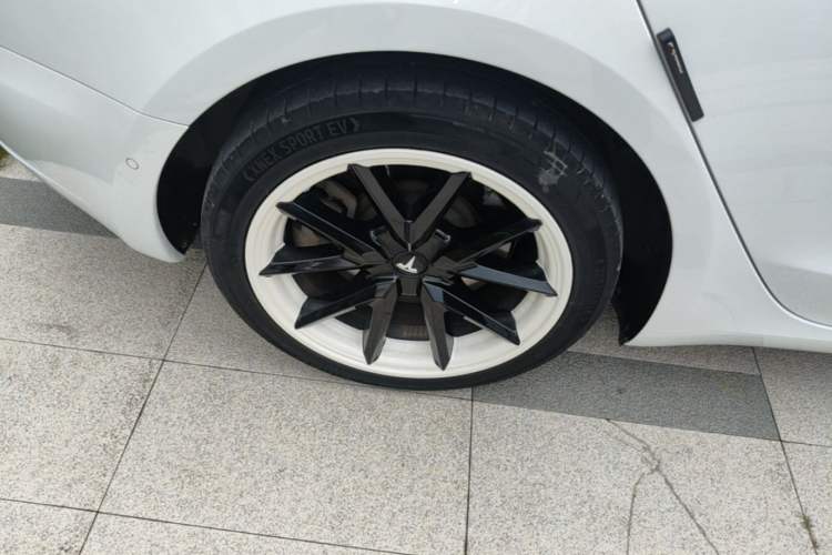 Used Tesla Model 3 2020 Standard Range Rear-Wheel Drive Upgraded Version Right Rear Wheel Hub