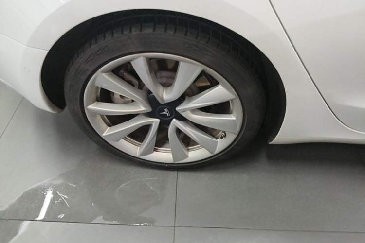 Used Tesla Model 3 2020 Refreshed Version Long-Range Rear-Wheel Drive Right Rear Wheel Hub