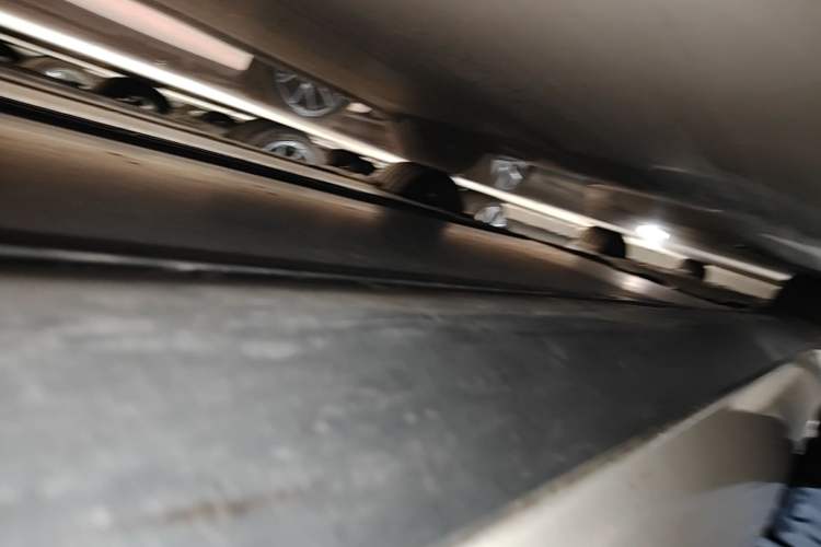 Used Tesla Model 3 2020 Standard Range Rear-Wheel Drive Upgraded Version Right Side Sill