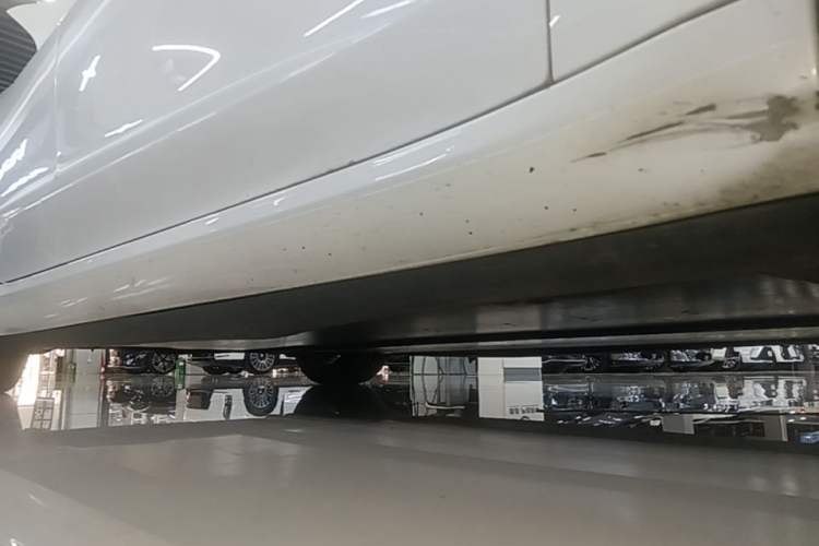 Used Tesla Model 3 2020 Refreshed Version Long-Range Rear-Wheel Drive Right Side Sill