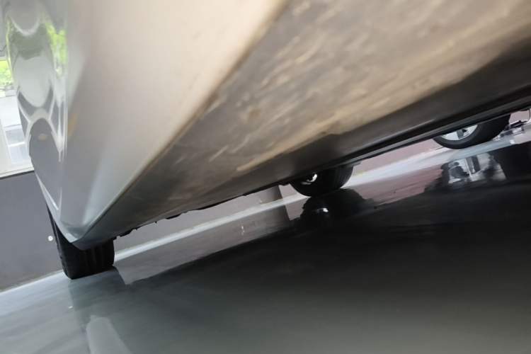 Used Tesla Model 3 2020 Revised Version Standard Range Rear-Wheel Drive – Upgraded Edition Right Side Sill