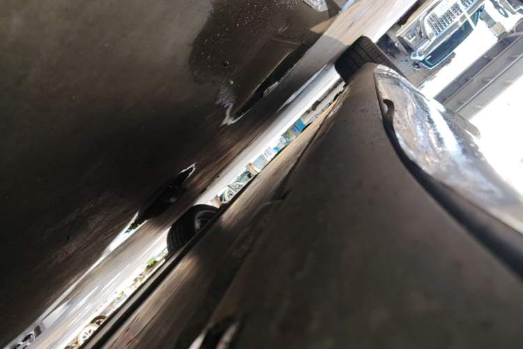 Used Tesla Model 3 2020 Long-Range Rear-Wheel-Drive Version Right Side Sill