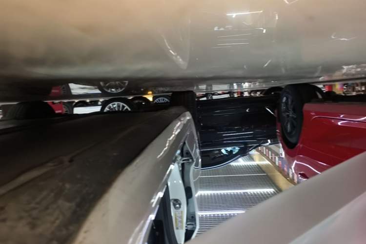 Used Tesla Model 3 2020 Standard Range Rear-Wheel Drive Upgraded Version Right Side Sill