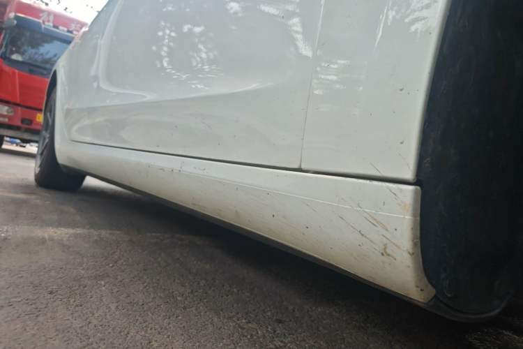 Used Tesla Model 3 2020 Standard Range Rear-Wheel Drive Upgraded Version Right Side Sill
