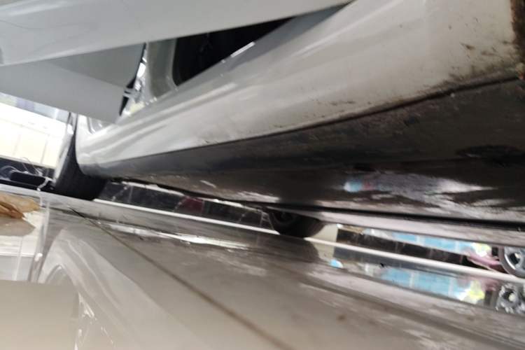 Used Tesla Model 3 2020 Refreshed Version Long-Range Rear-Wheel Drive Right Side Sill