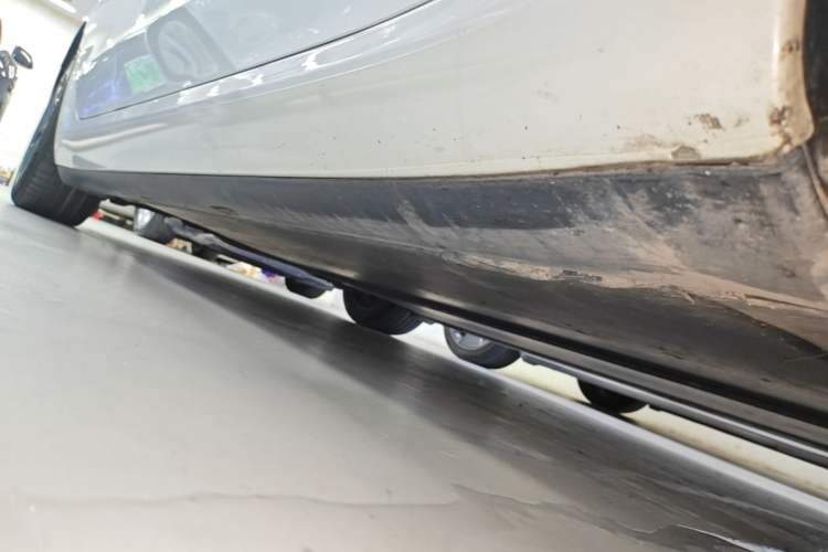 Used Tesla Model 3 2020 Revised Version Standard Range Rear-Wheel Drive – Upgraded Edition Right Side Sill