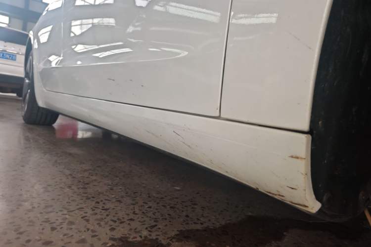 Used Tesla Model 3 2020 Standard Range Rear-Wheel Drive Upgraded Version Right Side Sill