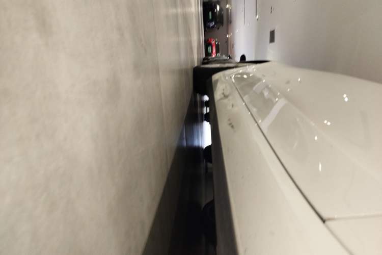 Used Tesla Model 3 2020 Revised Version Standard Range Rear-Wheel Drive – Upgraded Edition Right Side Sill