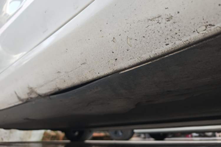 Used Tesla Model 3 2020 Revised Version Standard Range Rear-Wheel Drive – Upgraded Edition Right Side Sill