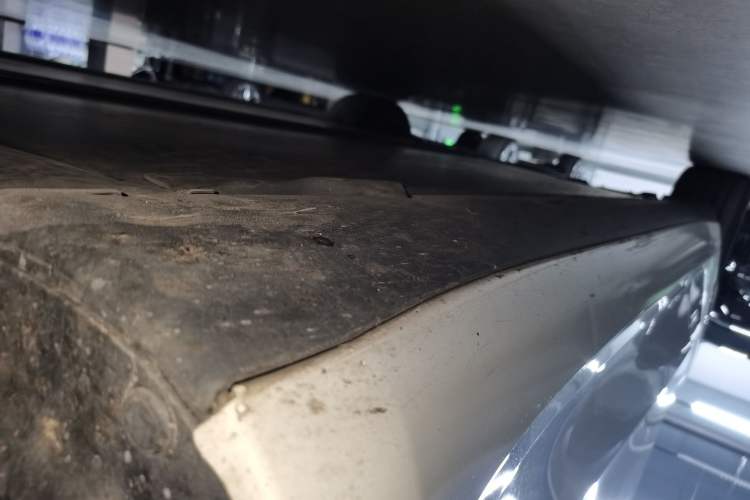 Used Tesla Model 3 2020 Revised Version Standard Range Rear-Wheel Drive – Upgraded Edition Right Side Sill