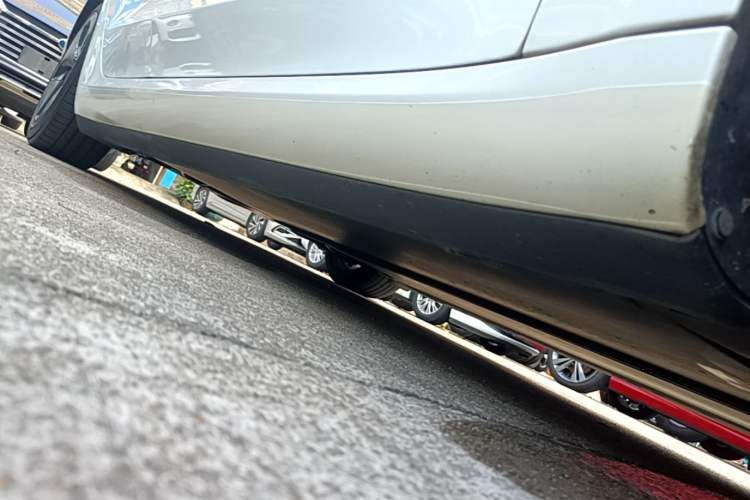 Used Tesla Model 3 2020 Revised Version Standard Range Rear-Wheel Drive – Upgraded Edition Right Side Sill