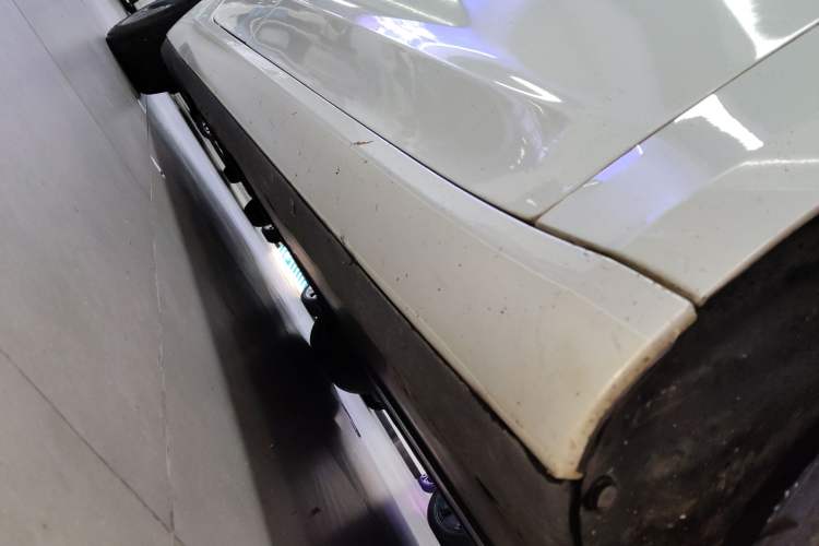 Used Tesla Model 3 2020 Refreshed Version Long-Range Rear-Wheel Drive Right Side Sill