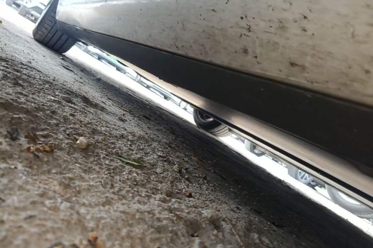 Used Tesla Model 3 2020 Revised Version Standard Range Rear-Wheel Drive – Upgraded Edition Right Side Sill