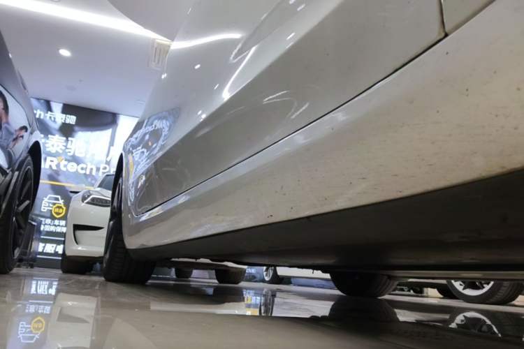 Used Tesla Model 3 2020 Standard Range Rear-Wheel Drive Upgraded Version Right Side Sill