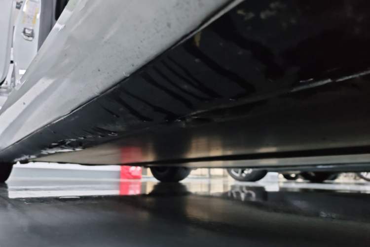 Used Tesla Model 3 2020 Standard Range Rear-Wheel Drive Upgraded Version Right Side Sill
