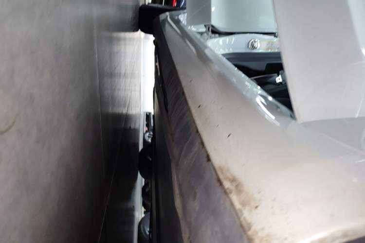 Used Tesla Model 3 2020 Standard Range Rear-Wheel Drive Upgraded Version Right Side Sill