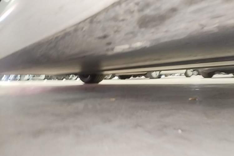 Used Tesla Model 3 2020 Revised Version Standard Range Rear-Wheel Drive – Upgraded Edition Right Side Sill