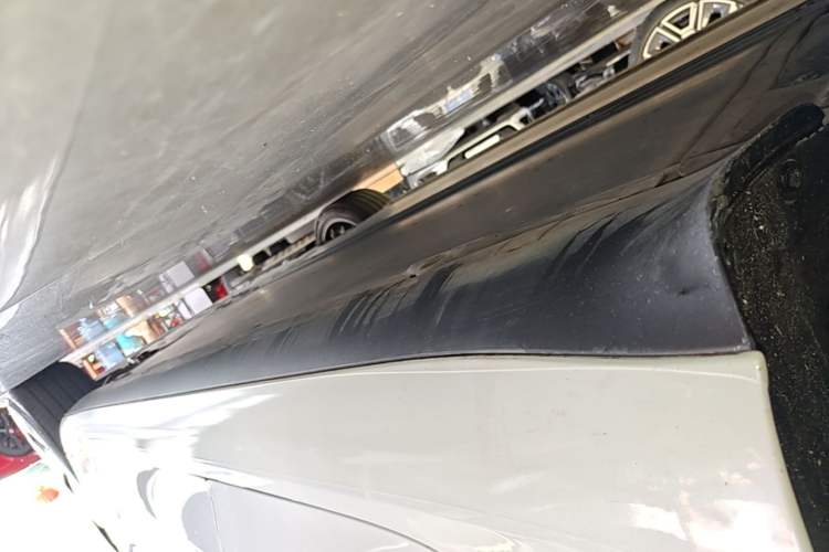 Used Tesla Model 3 2020 Standard Range Rear-Wheel Drive Upgraded Version Right Side Sill