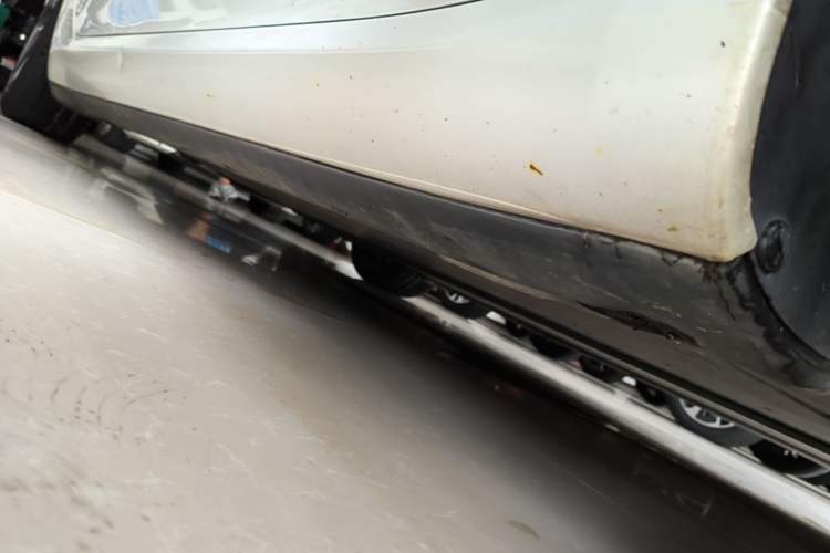 Used Tesla Model 3 2020 Refreshed Version Long-Range Rear-Wheel Drive Right Side Sill