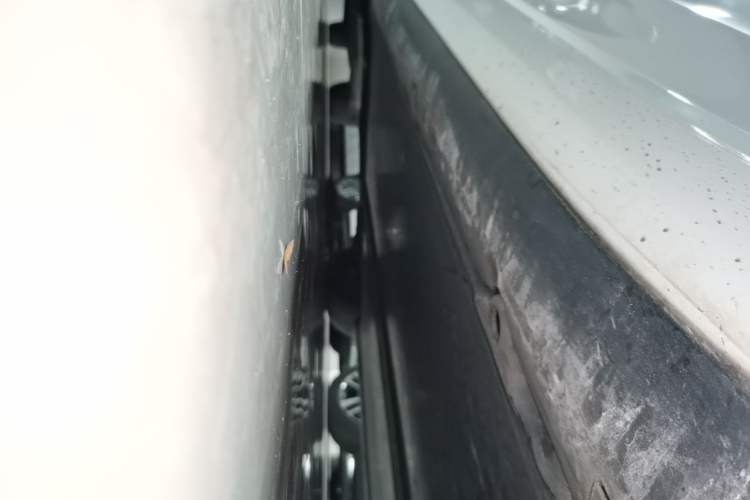 Used Tesla Model 3 2020 Standard Range Rear-Wheel Drive Upgraded Version Right Side Sill