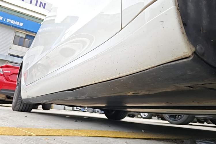 Used Tesla Model 3 2020 Refreshed Version Long-Range Rear-Wheel Drive Right Side Sill