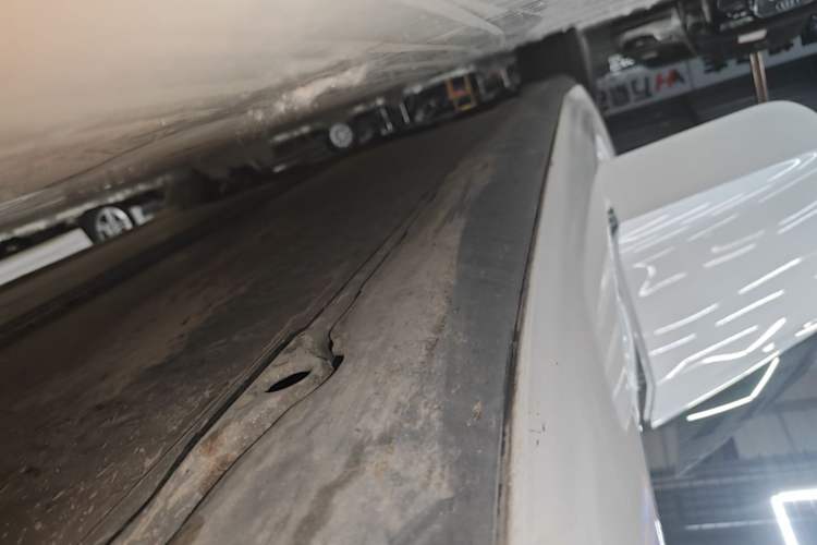 Used Tesla Model 3 2020 Standard Range Rear-Wheel Drive Upgraded Version Right Side Sill