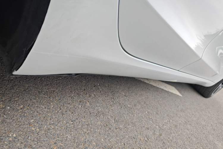 Used Tesla Model 3 2020 Revised Version Standard Range Rear-Wheel Drive – Upgraded Edition Right Side Sill