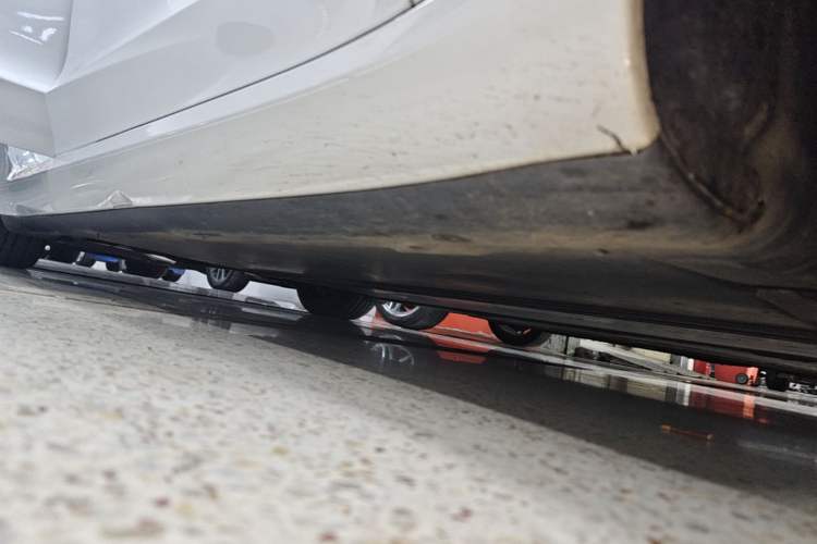 Used Tesla Model 3 2020 Standard Range Rear-Wheel Drive Upgraded Version Right Side Sill
