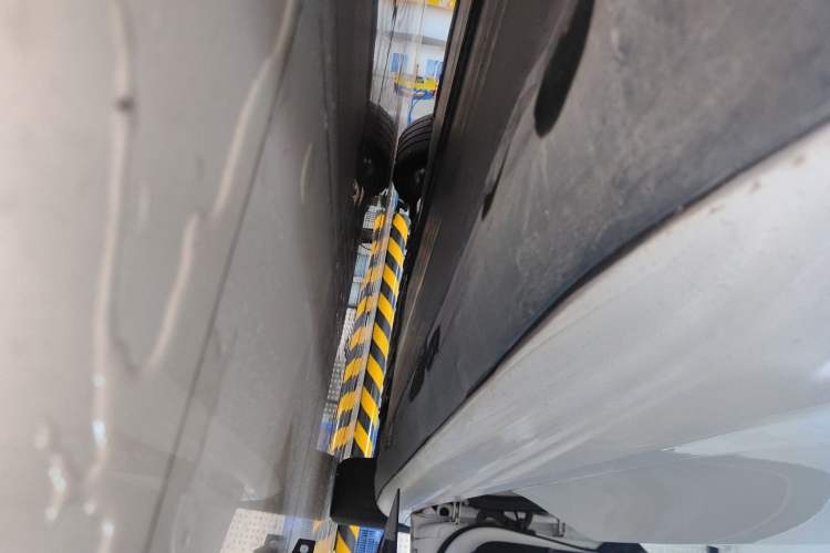 Used Tesla Model 3 2020 Revised Version Standard Range Rear-Wheel Drive – Upgraded Edition Right Side Sill