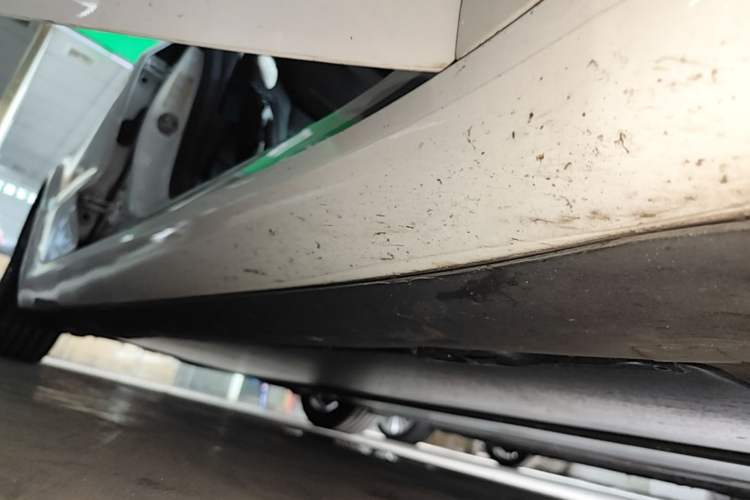 Used Tesla Model 3 2020 Revised Version Standard Range Rear-Wheel Drive – Upgraded Edition Right Side Sill