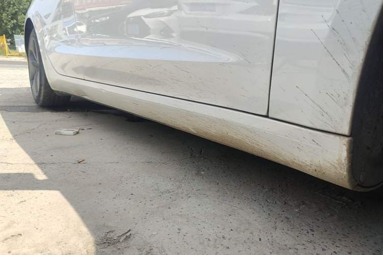 Used Tesla Model 3 2020 Revised Version Standard Range Rear-Wheel Drive – Upgraded Edition Right Side Sill