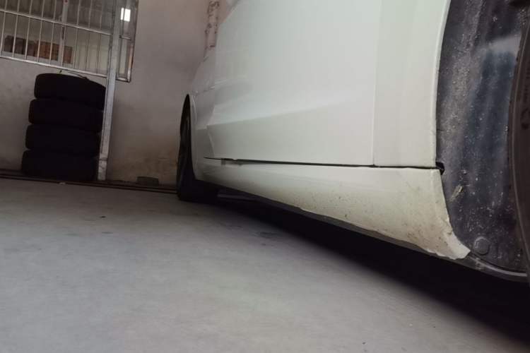 Used Tesla Model 3 2020 Refreshed Version Long-Range Rear-Wheel Drive Right Side Sill