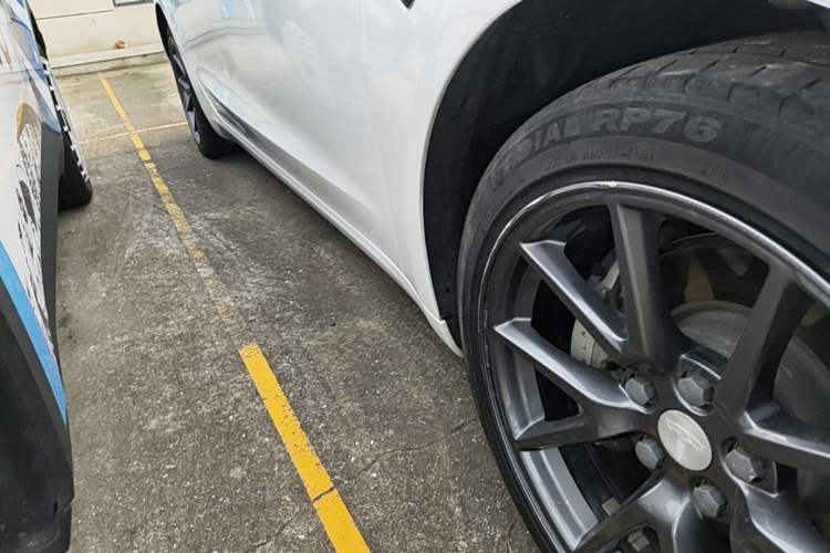 Used Tesla Model 3 2020 Refreshed Version Long-Range Rear-Wheel Drive Right Side Sill