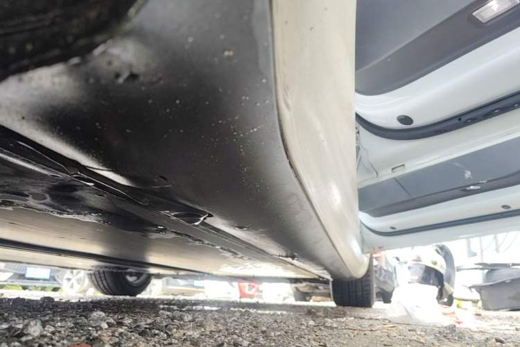 Used Tesla Model 3 2020 Standard Range Rear-Wheel Drive Upgraded Version Right Side Sill