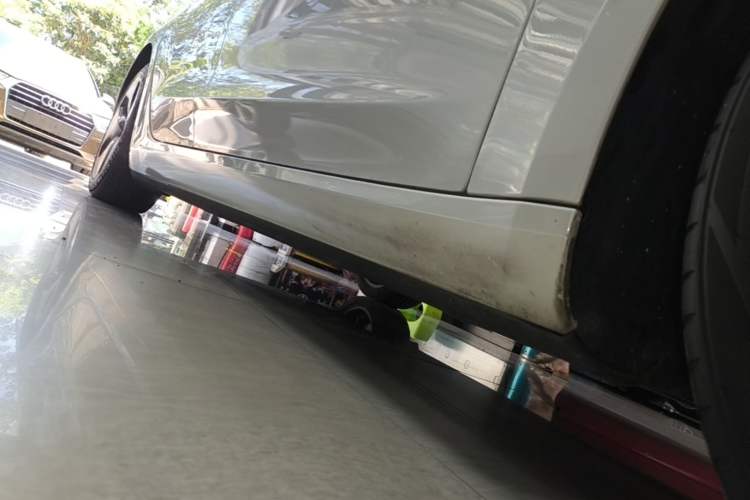 Used Tesla Model 3 2020 Revised Version Standard Range Rear-Wheel Drive – Upgraded Edition Right Side Sill