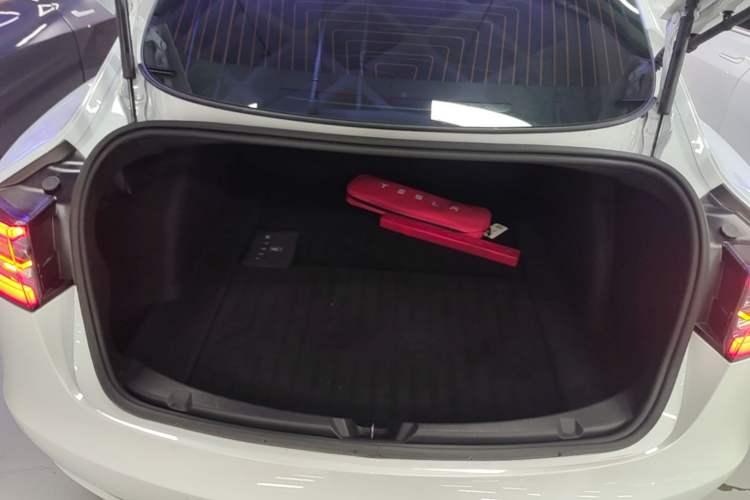 Used Tesla Model 3 2020 Revised Version Standard Range Rear-Wheel Drive – Upgraded Edition Trunk