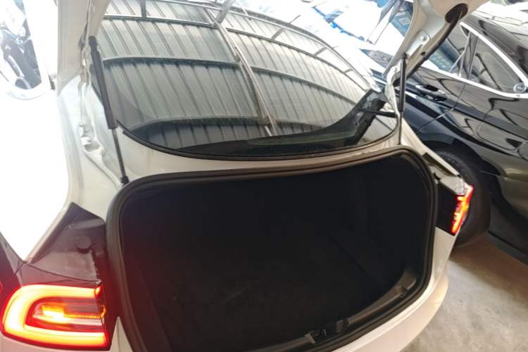 Used Tesla Model 3 2020 Revised Version Standard Range Rear-Wheel Drive – Upgraded Edition Trunk