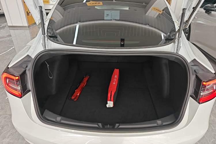 Used Tesla Model 3 2020 Revised Version Standard Range Rear-Wheel Drive – Upgraded Edition Trunk
