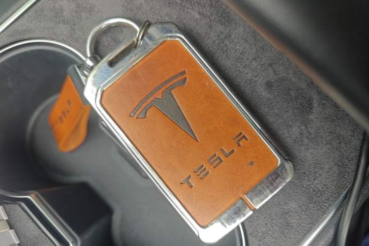 Used Tesla Model 3 2020 Revised Version Standard Range Rear-Wheel Drive – Upgraded Edition Vehicle Key