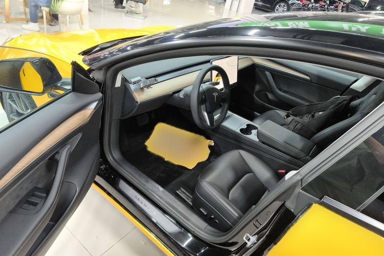 Used Tesla Model 3 2020 Revised Version Standard Range Rear-Wheel Drive – Upgraded Edition Interior 3