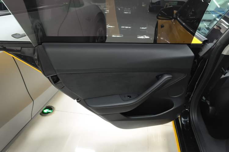 Used Tesla Model 3 2020 Revised Version Standard Range Rear-Wheel Drive – Upgraded Edition Interior 8