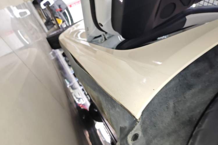 Used Tesla Model 3 2020 Revised Version Standard Range Rear-Wheel Drive – Upgraded Edition Left Side Sill