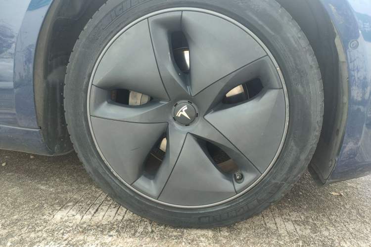 Used Tesla Model 3 2020 Refreshed Version Long-Range Rear-Wheel Drive Right Front Wheel Hub