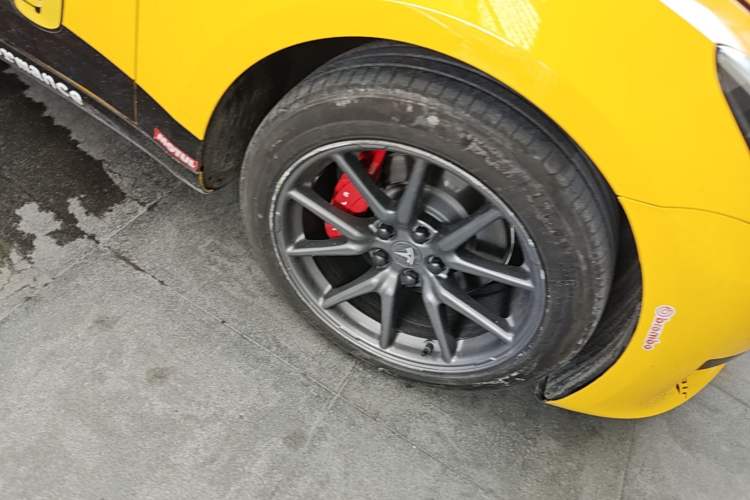 Used Tesla Model 3 2020 Standard Range Rear-Wheel Drive Upgraded Version Right Front Wheel Hub